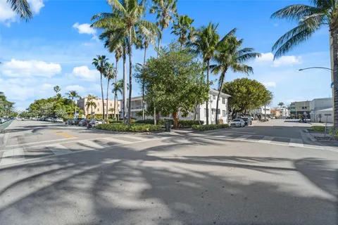 $3,499,000 | 901 Pennsylvania Avenue, Miami Beach, FL 33139