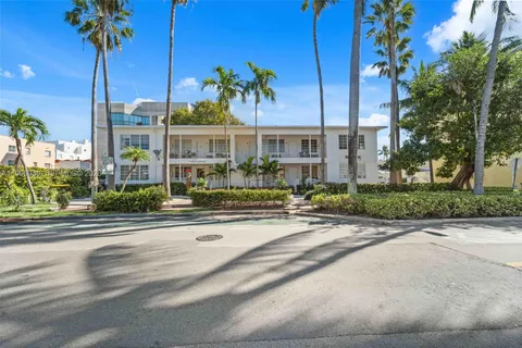 $3,499,000 | 901 Pennsylvania Avenue, Miami Beach, FL 33139