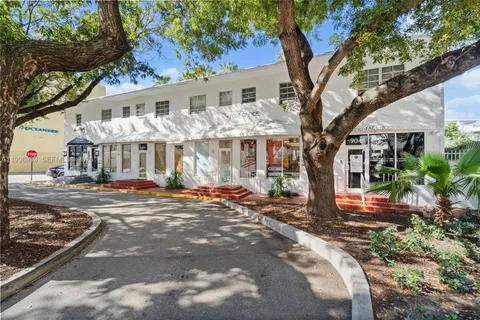 $3,499,000 | 901 Pennsylvania Avenue, Miami Beach, FL 33139