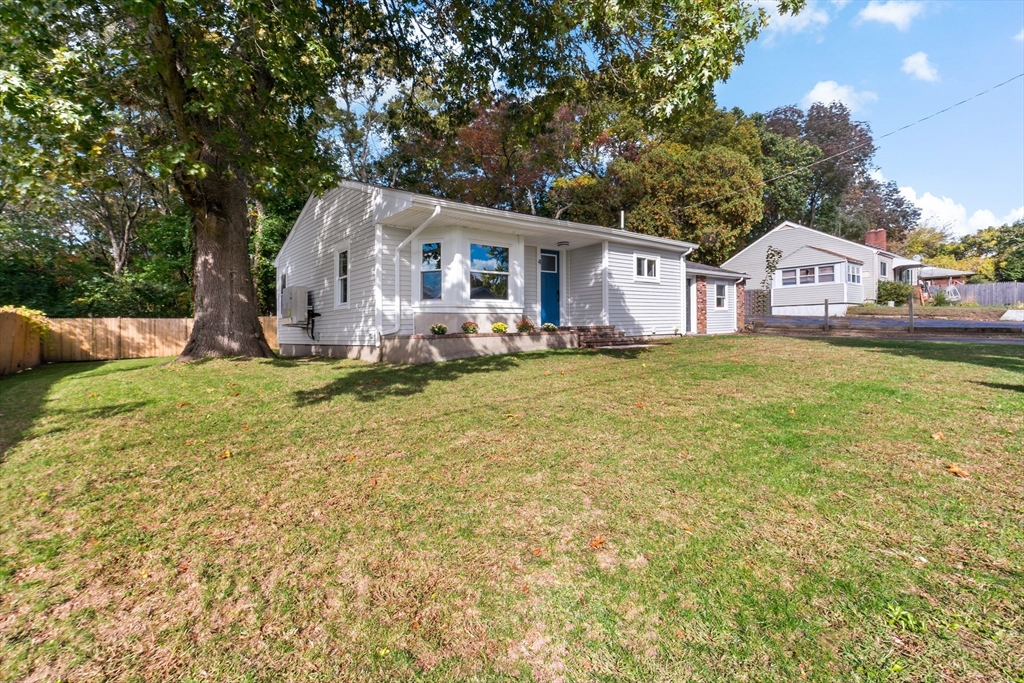 4 Springhill Street Fairhaven, MA 02719 - Photo 3 of 29