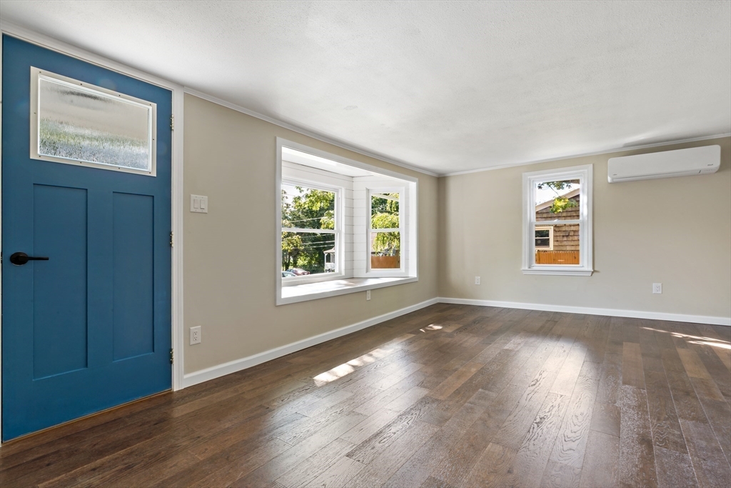 4 Springhill Street Fairhaven, MA 02719 - Photo 5 of 29