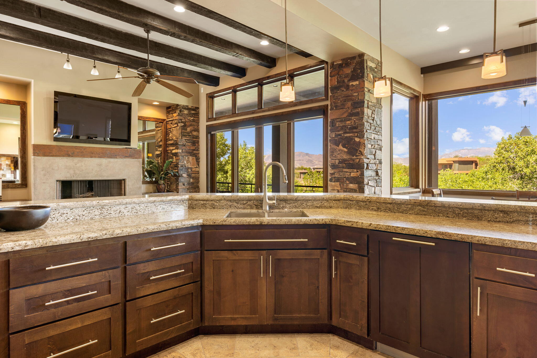 3052 Snow Canyon Parkway, Unit 98 St. George, UT 84770 - Photo 26 of 70 Kitchen with Views