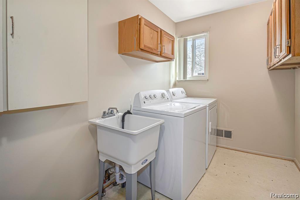 25039 Branchaster Road Farmington Hills, MI 48336 - Photo 15 of 21