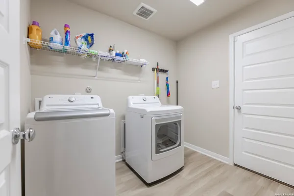 $1,800 | 3035 Selhurst Street, Converse, TX 78109