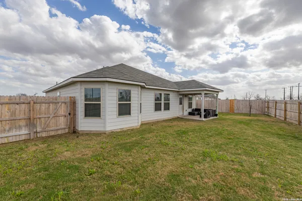 $1,800 | 3035 Selhurst Street, Converse, TX 78109