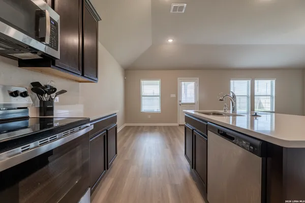 $1,800 | 3035 Selhurst Street, Converse, TX 78109