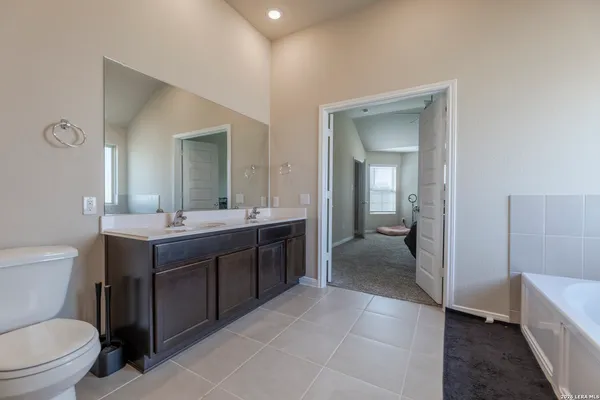 $1,800 | 3035 Selhurst Street, Converse, TX 78109