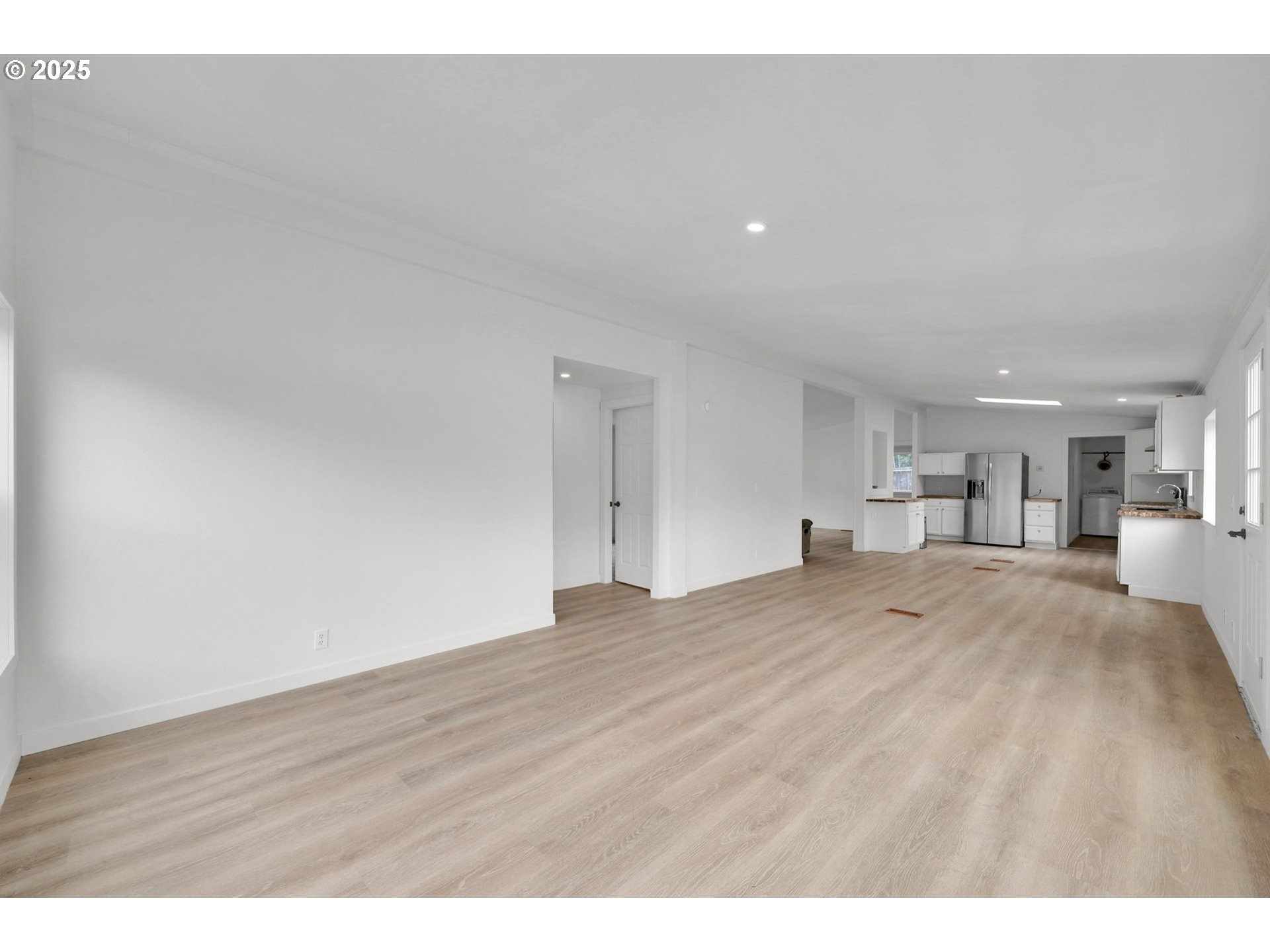 4989 Cone Avenue Eugene, OR 97402 - Photo 14 of 35