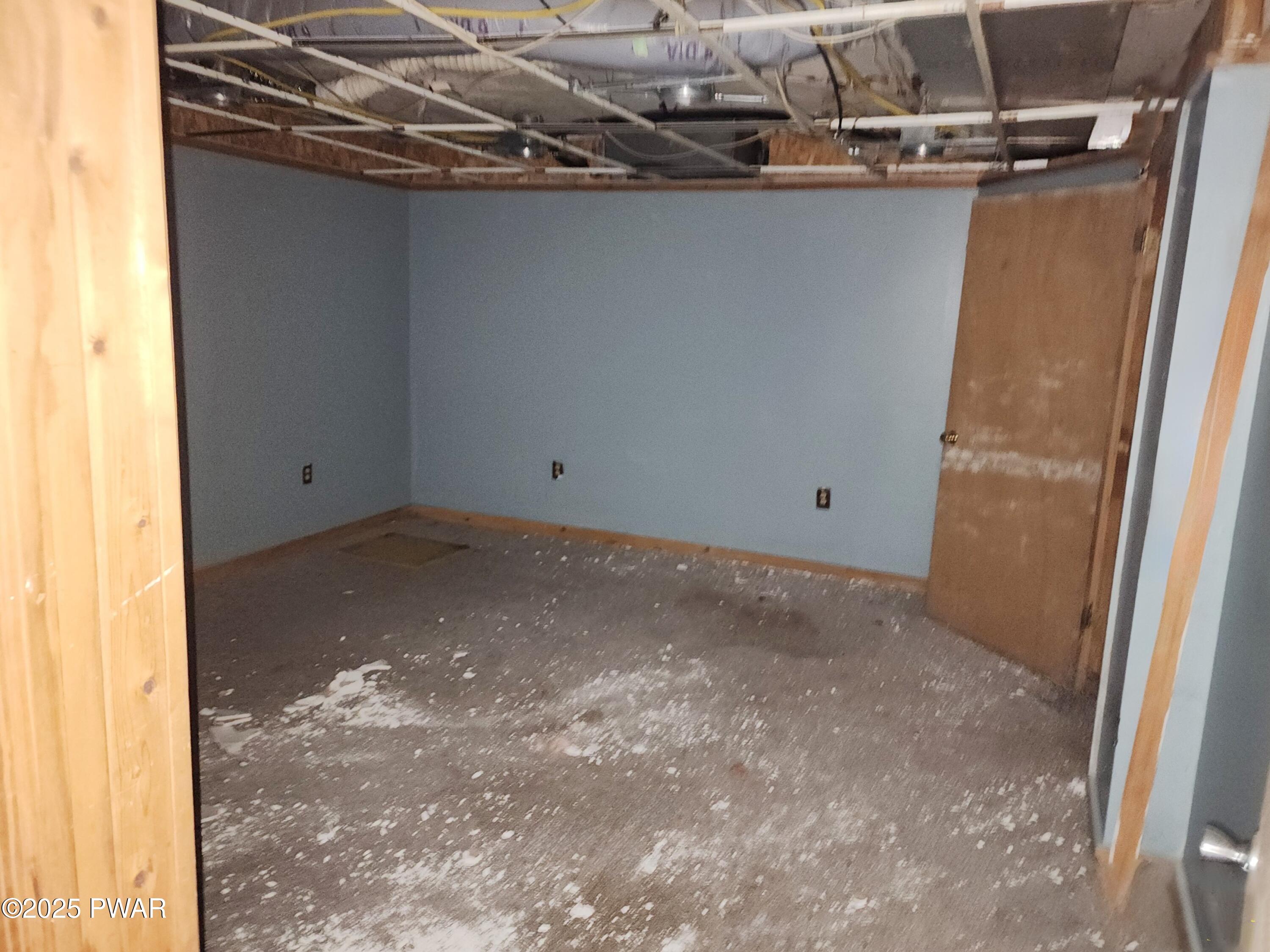 961 Aberdeen Road Moscow, PA 18444 - Photo 20 of 26 a view of utility room
