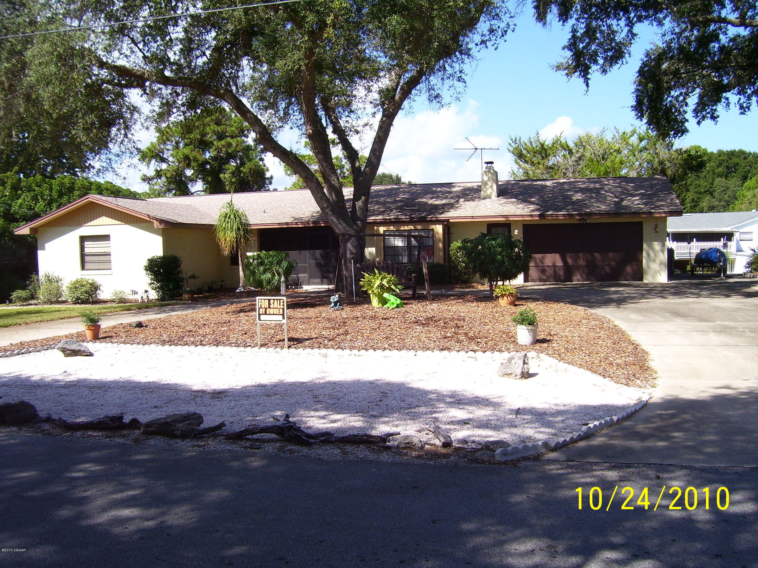 137 Flamingo Road Edgewater, FL 32141 - Photo 1 of 37 114