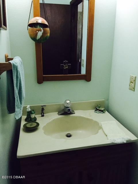 137 Flamingo Road Edgewater, FL 32141 - Photo 17 of 37 Guest Bath