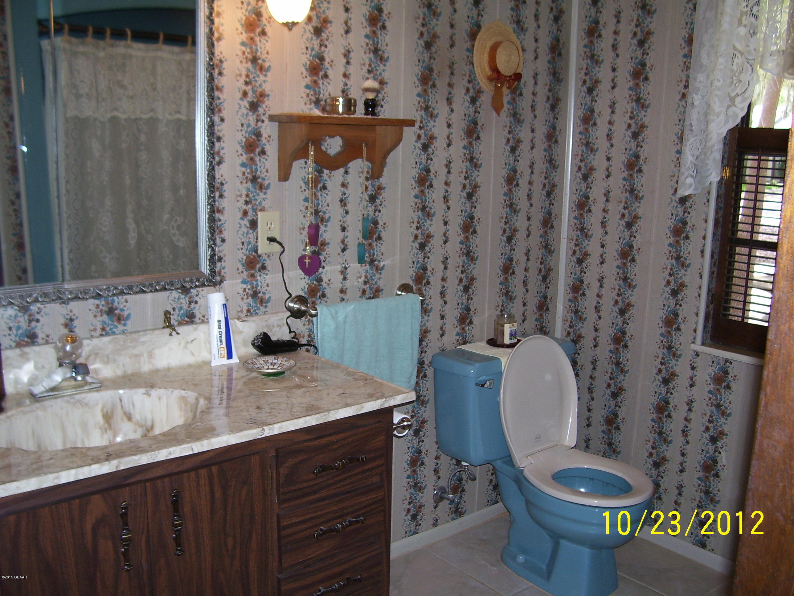 137 Flamingo Road Edgewater, FL 32141 - Photo 19 of 37 Master Bath