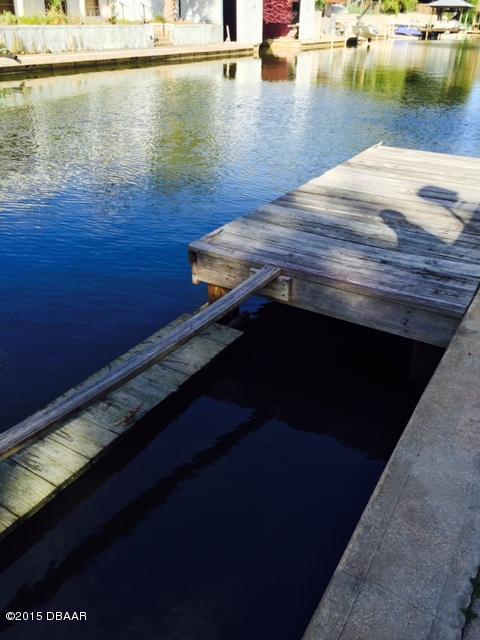 137 Flamingo Road Edgewater, FL 32141 - Photo 34 of 37 Kayak dock!