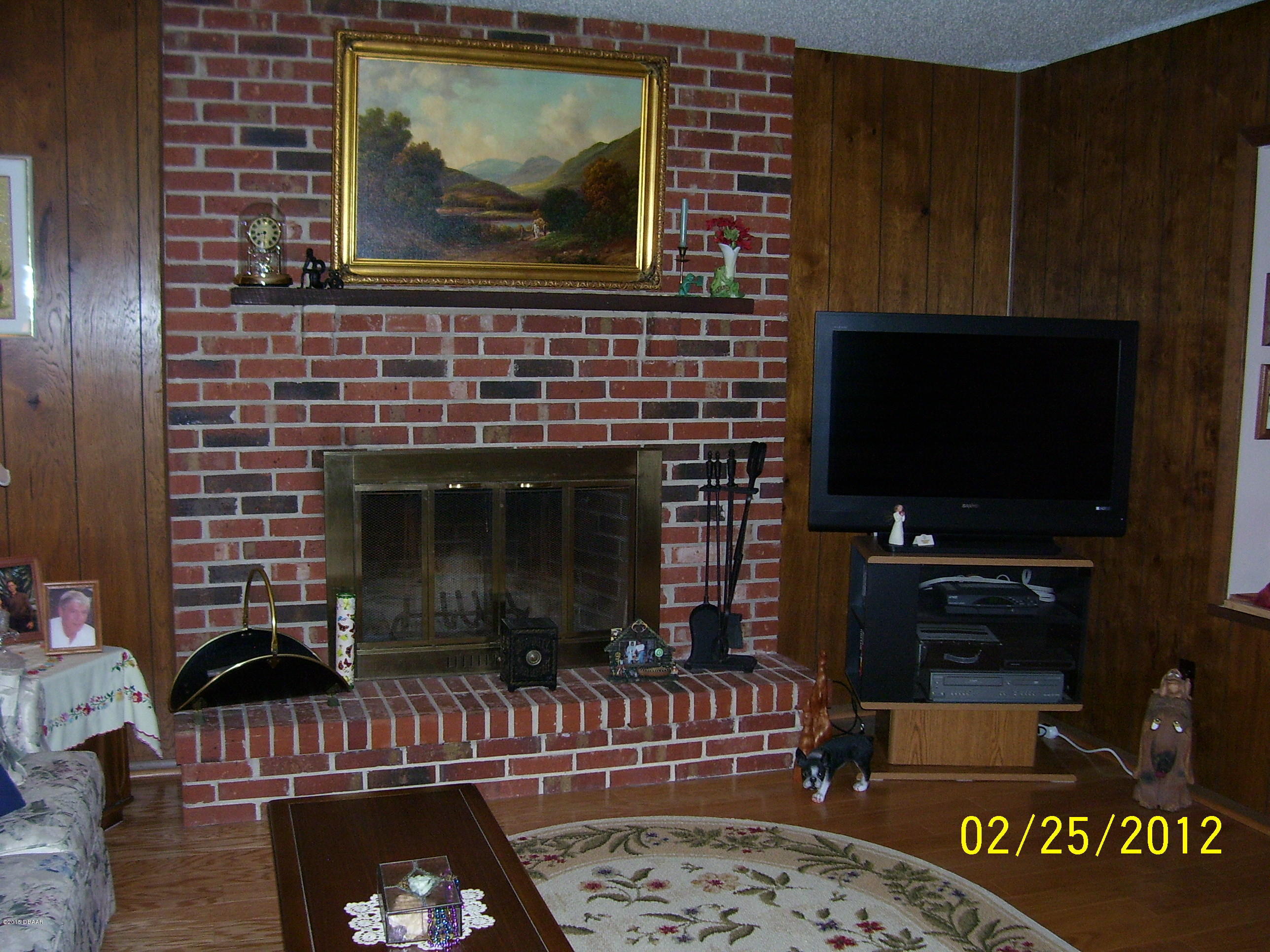 137 Flamingo Road Edgewater, FL 32141 - Photo 7 of 37 Living Room