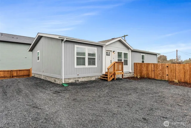 $345,000 | 1243 Southwest Elzina Street, Chehalis, WA 98532