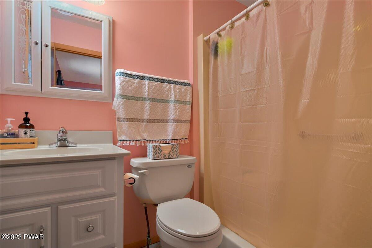 127 Spruce Road Tafton, PA 18464 - Photo 17 of 50 Primary Bathroom