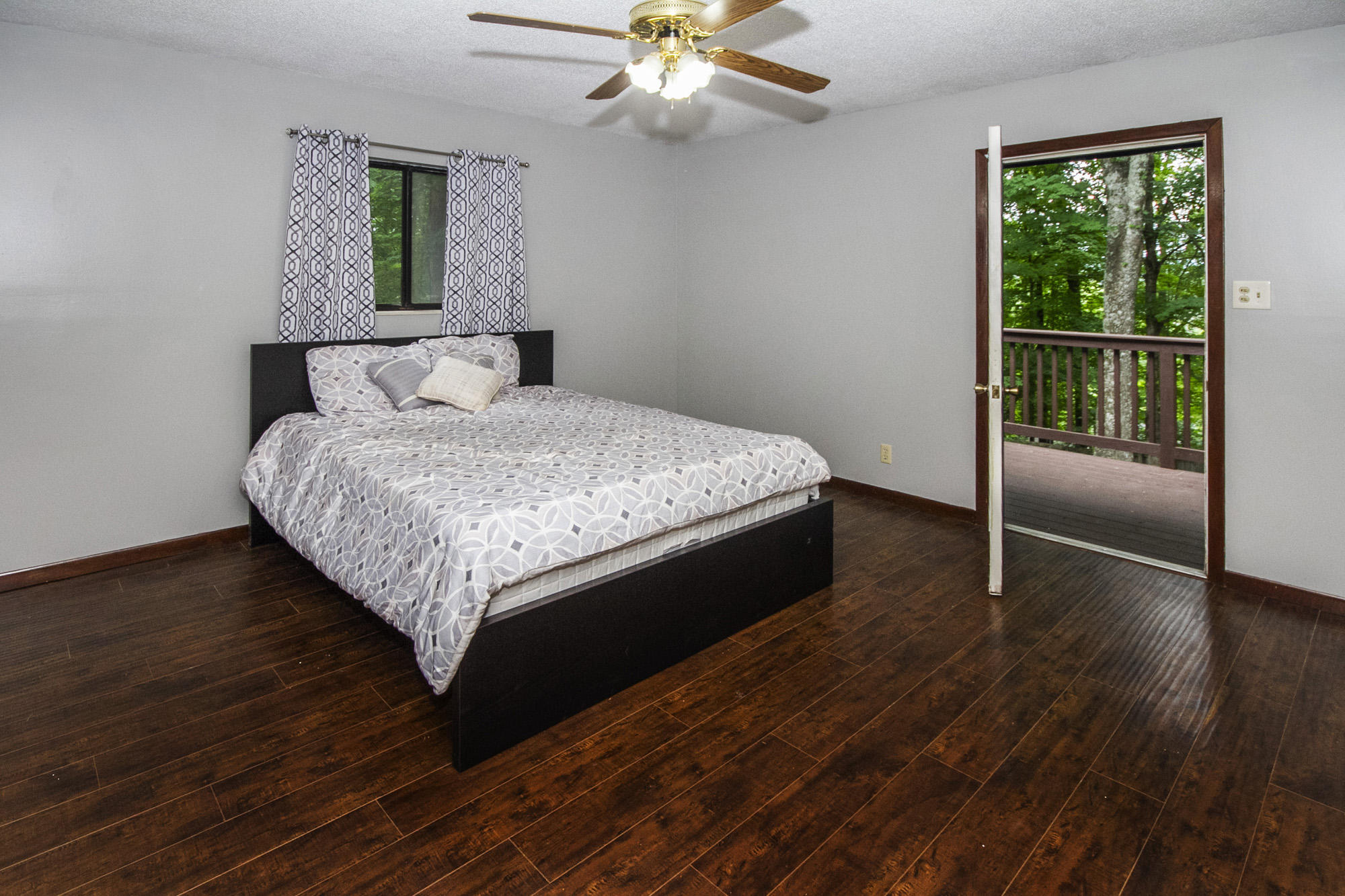 105 Hendrix Drive Oak Ridge, TN 37830 - Photo 22 of 38 Master Bedroom Upstairs