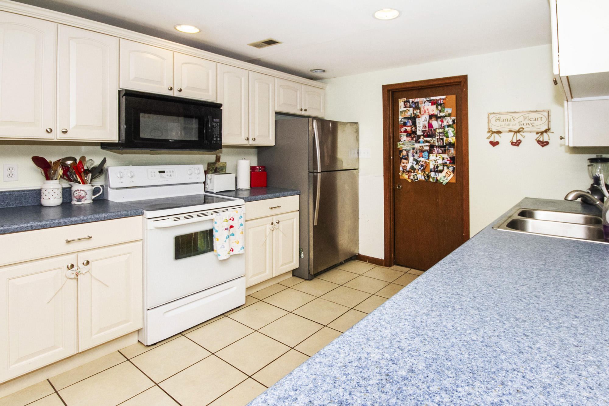 105 Hendrix Drive Oak Ridge, TN 37830 - Photo 29 of 38 Downstairs Kitchen View 2