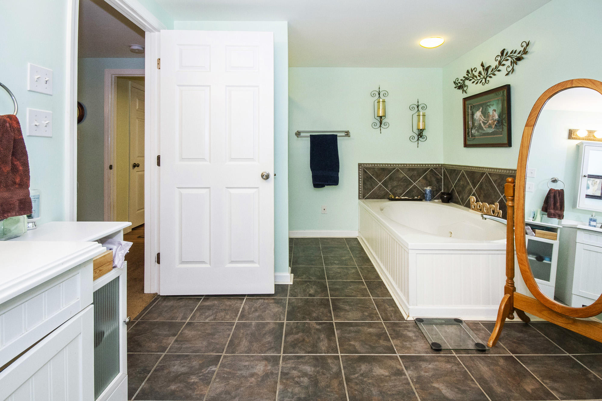105 Hendrix Drive Oak Ridge, TN 37830 - Photo 31 of 38 Downstairs Master Suite