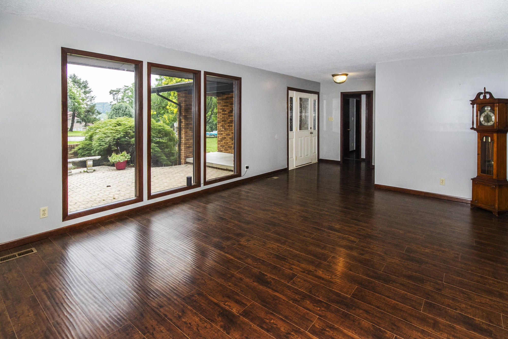 105 Hendrix Drive Oak Ridge, TN 37830 - Photo 8 of 38 Upstairs Living room 1