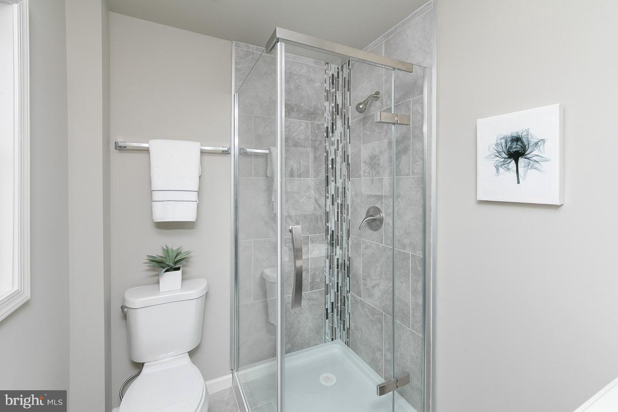 1704 Goodview Road Parkville, MD 21234 - Photo 14 of 30 Bath (Master)