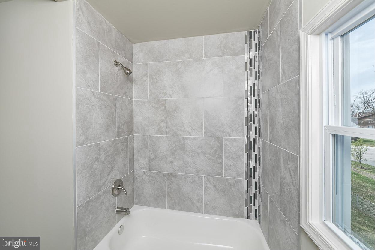 1704 Goodview Road Parkville, MD 21234 - Photo 24 of 30 Bath