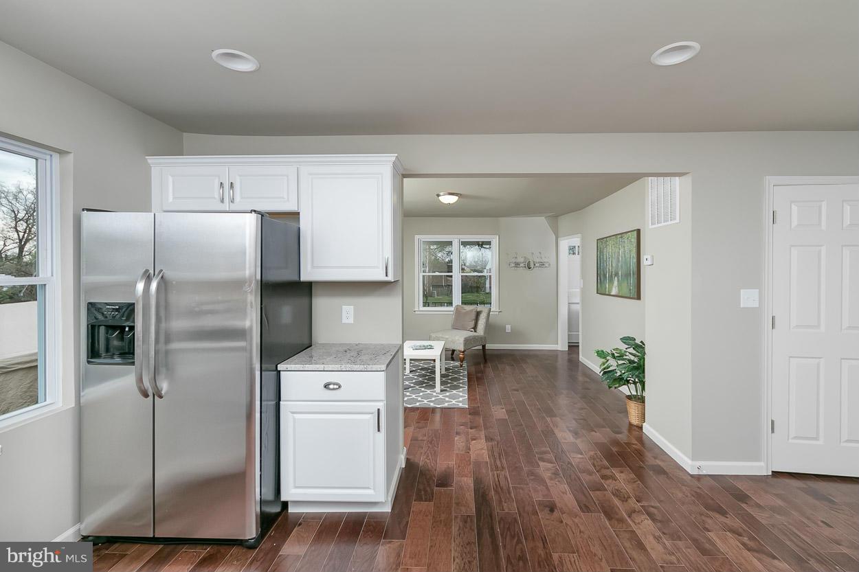 1704 Goodview Road Parkville, MD 21234 - Photo 4 of 30 Kitchen