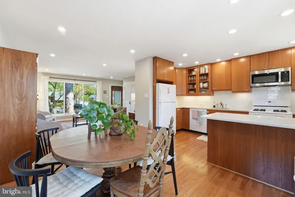 $870,000 | 3519 Plyers Mill Court, Kensington, MD 20895