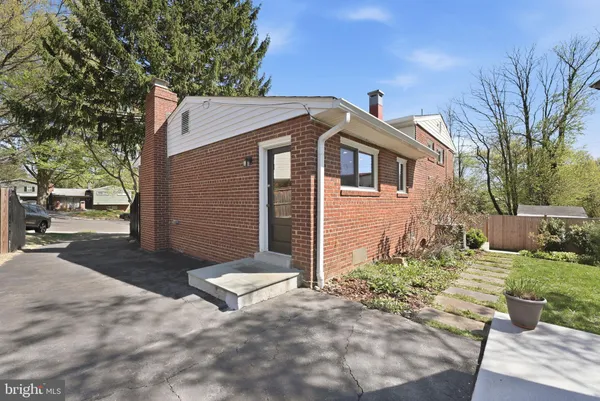 $870,000 | 3519 Plyers Mill Court, Kensington, MD 20895