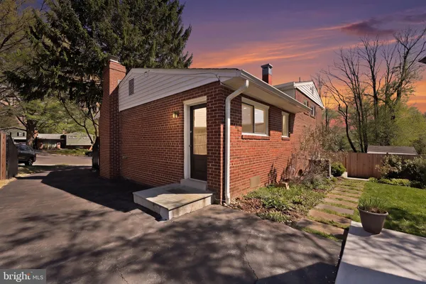 $870,000 | 3519 Plyers Mill Court, Kensington, MD 20895