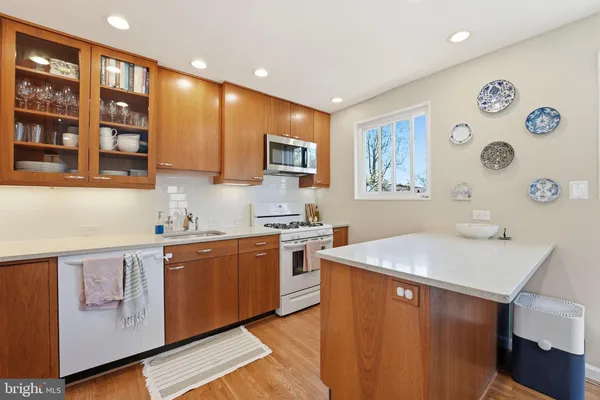 $870,000 | 3519 Plyers Mill Court, Kensington, MD 20895