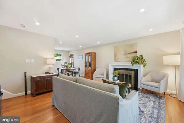 $870,000 | 3519 Plyers Mill Court, Kensington, MD 20895