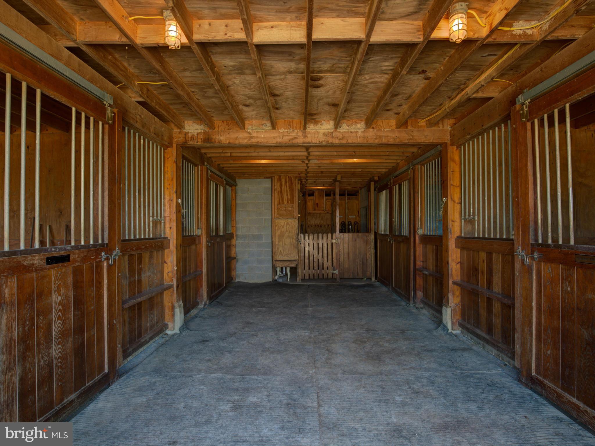 120 Longcroft Road Winchester, VA 22602 - Photo 7 of 30 Barn with Stables