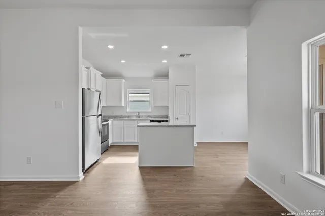 $297,900 | 16100 Farmer, Lytle, TX 78052