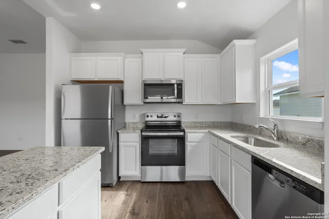 $297,900 | 16100 Farmer, Lytle, TX 78052