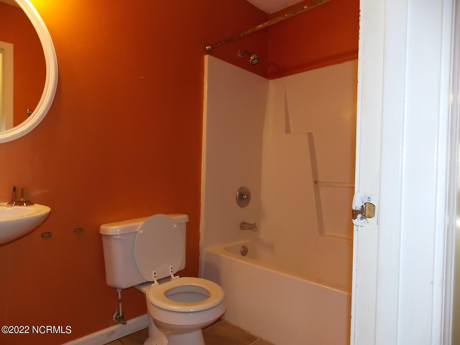 881 Sand Ridge Road Hubert, NC 28539 - Photo 12 of 25 Hall bath