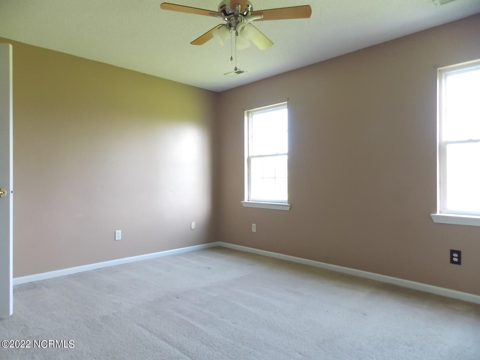 881 Sand Ridge Road Hubert, NC 28539 - Photo 14 of 25 Owner's bedroom