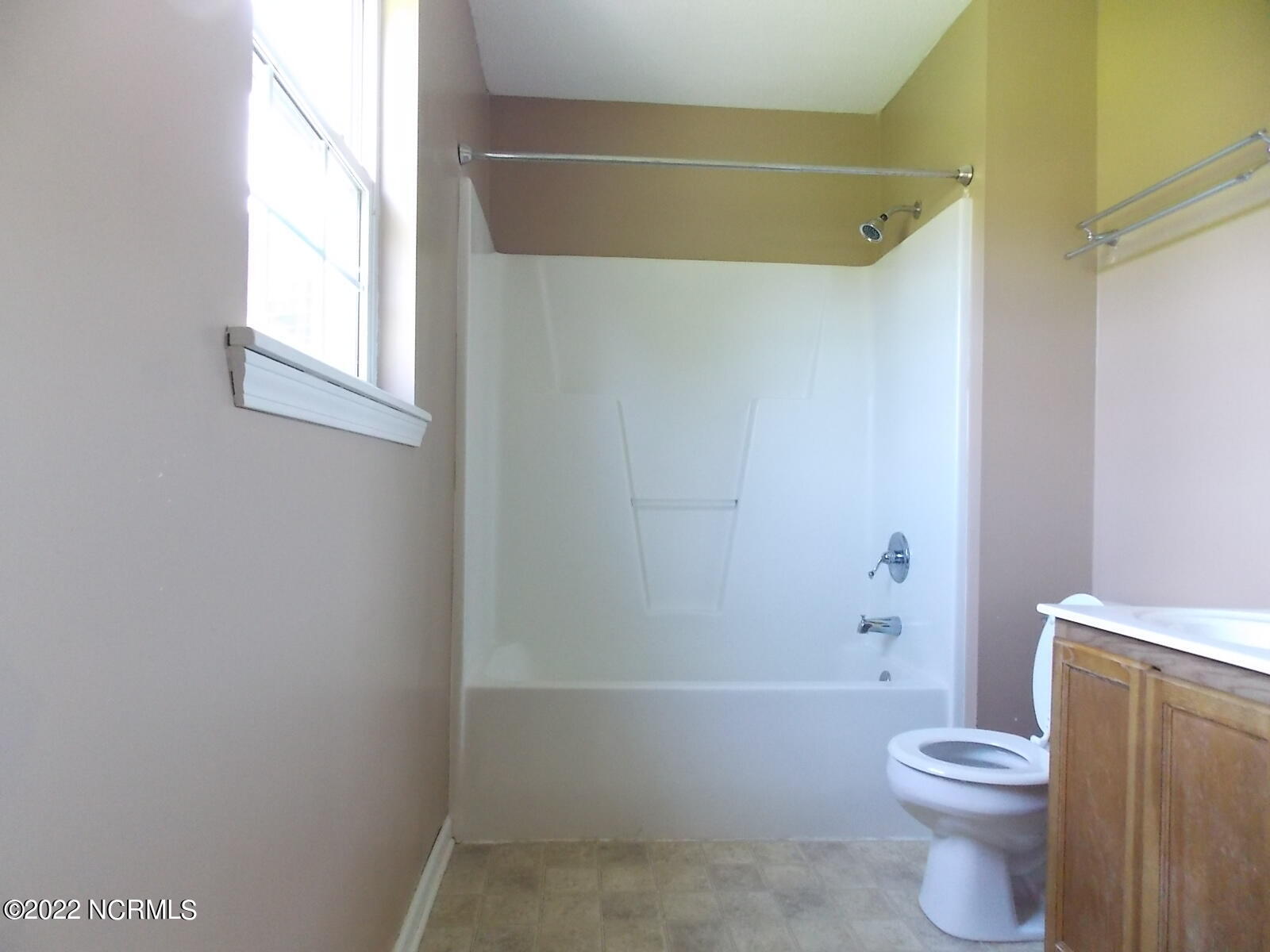 881 Sand Ridge Road Hubert, NC 28539 - Photo 16 of 25 Owner's bath