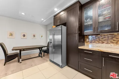 $749,000 | 5525 West Olympic Boulevard, Unit 302, Los Angeles, CA 90036