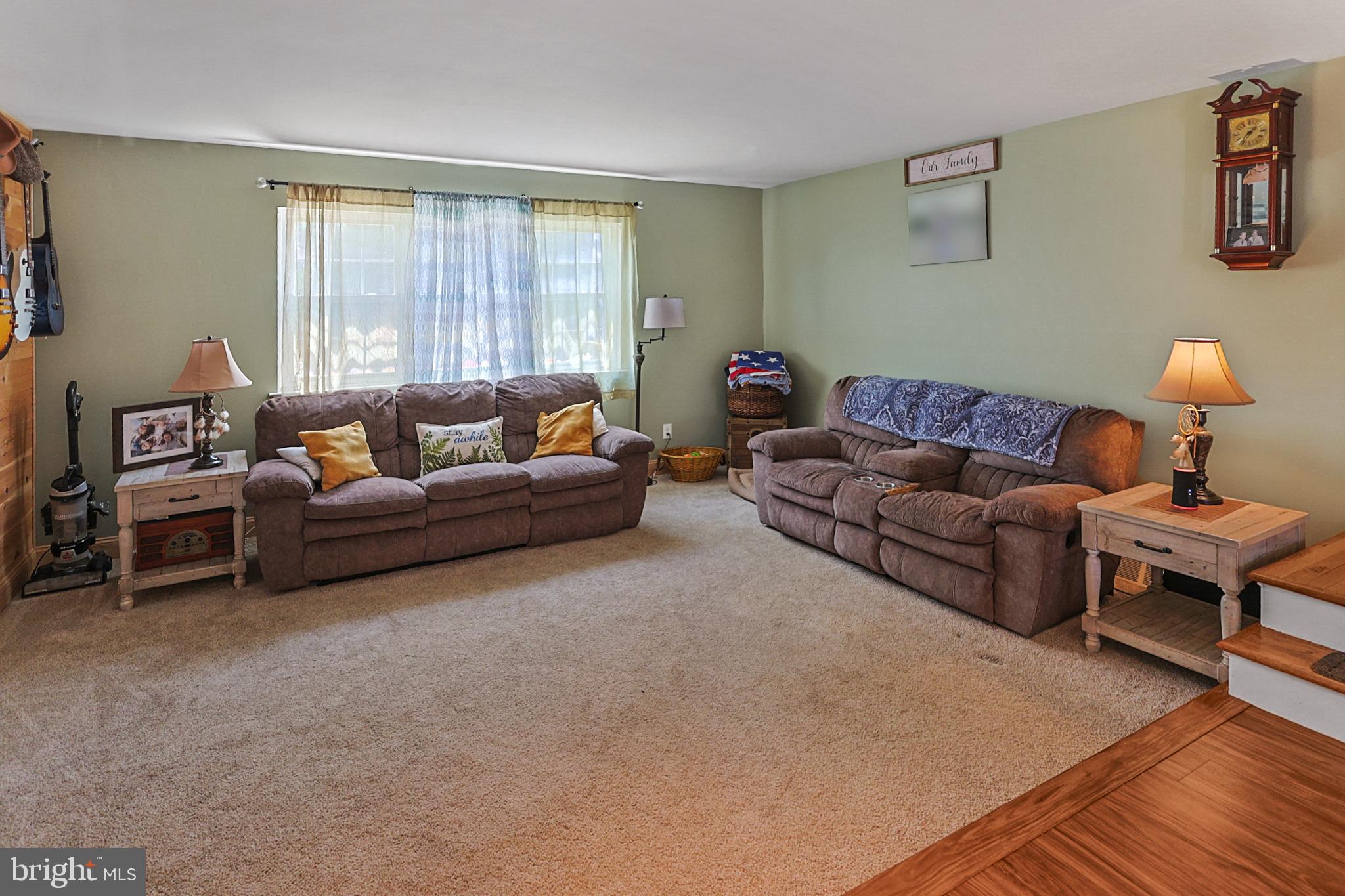 9916 South Canterbury Road Philadelphia, PA 19114 - Photo 8 of 31 Gallery Image 8