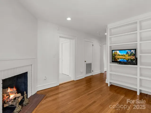 $699,900 | 20 6th Avenue Northeast, Hickory, NC 28601