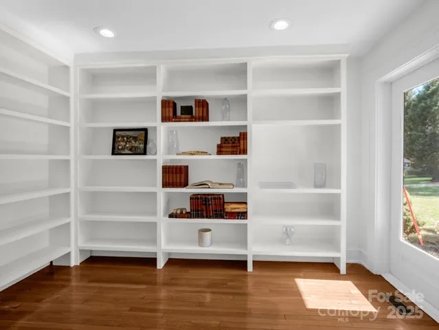 $699,900 | 20 6th Avenue Northeast, Hickory, NC 28601