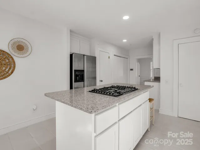 $699,900 | 20 6th Avenue Northeast, Hickory, NC 28601