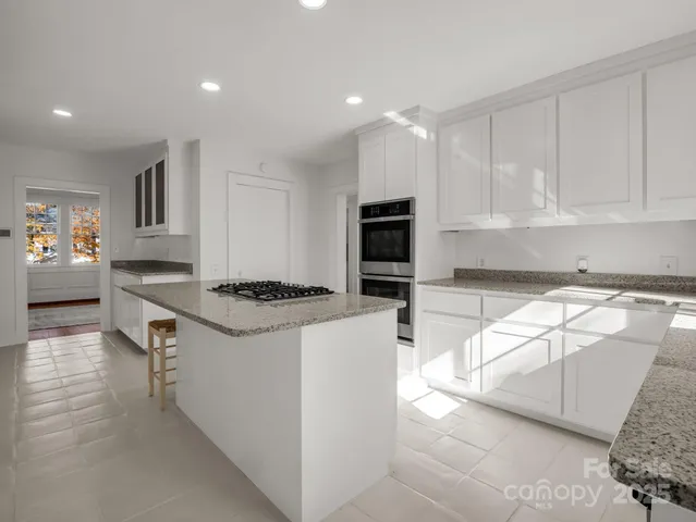 $699,900 | 20 6th Avenue Northeast, Hickory, NC 28601