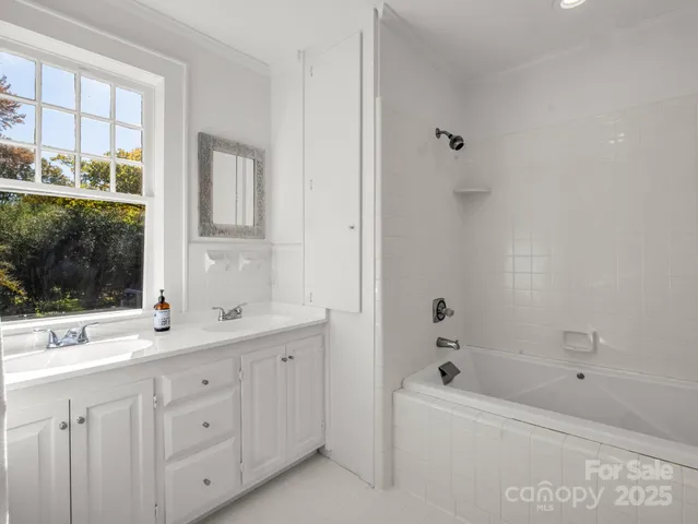 $699,900 | 20 6th Avenue Northeast, Hickory, NC 28601