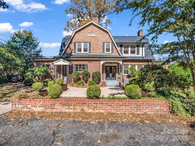 $699,900 | 20 6th Avenue Northeast, Hickory, NC 28601