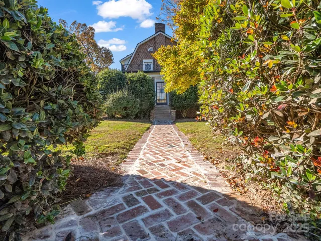 $699,900 | 20 6th Avenue Northeast, Hickory, NC 28601