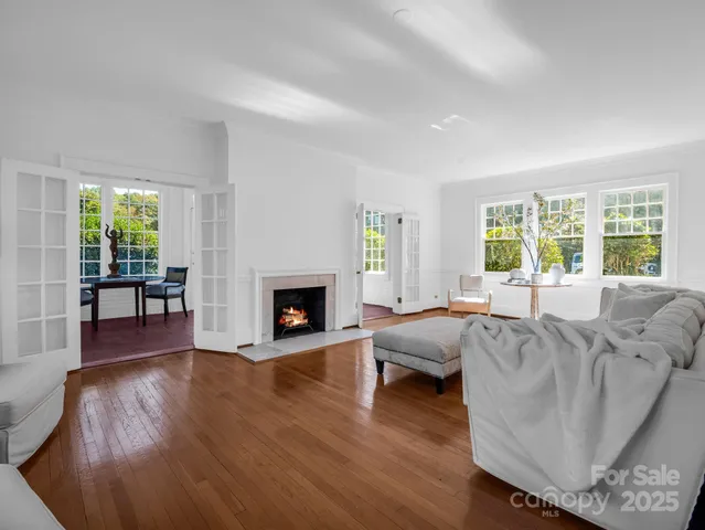 $699,900 | 20 6th Avenue Northeast, Hickory, NC 28601