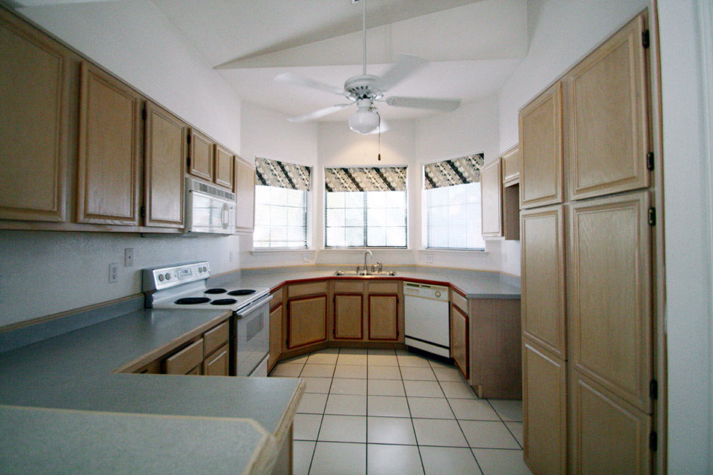 1001 East Griswold Road, Unit 10 Phoenix, AZ 85020 - Photo 3 of 16 Kitchen