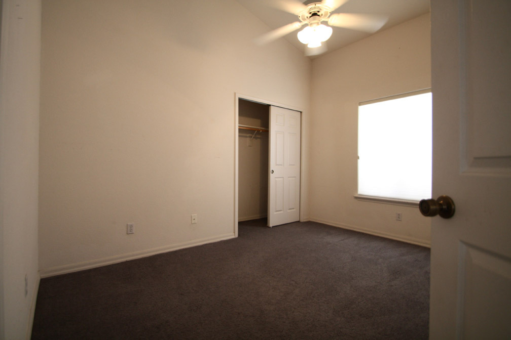 1001 East Griswold Road, Unit 10 Phoenix, AZ 85020 - Photo 6 of 16 Bedroom